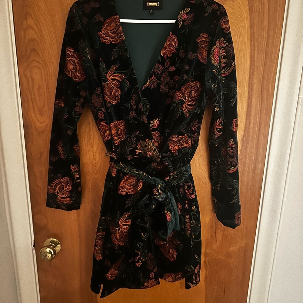 Alexia Admor Black and Red Floral Mini Dress